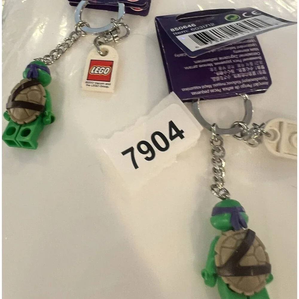 LEGO Teenage Mutant Ninja Turtles Donatello Minifigure Keychain 850646